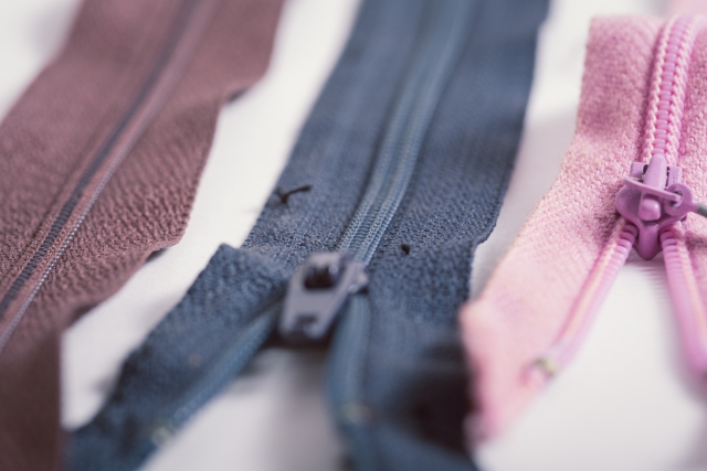 ジッパーやチャックはどれも同じ線ファスナー