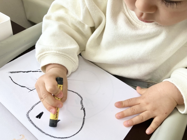 子供がお絵描きは成長を感じられて思い出深い