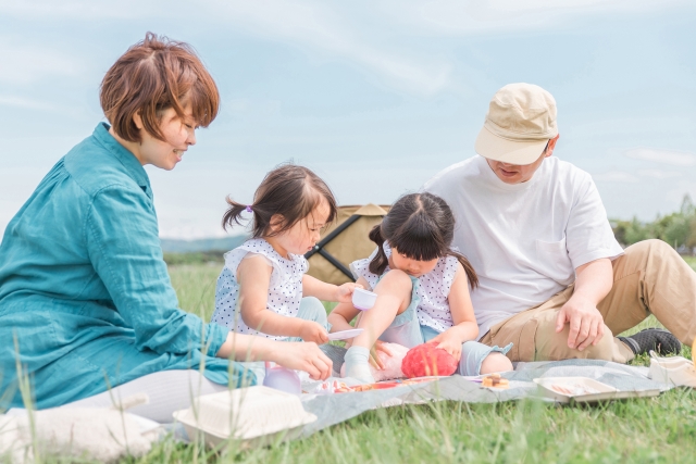外で食べるお弁当って最高に美味しい