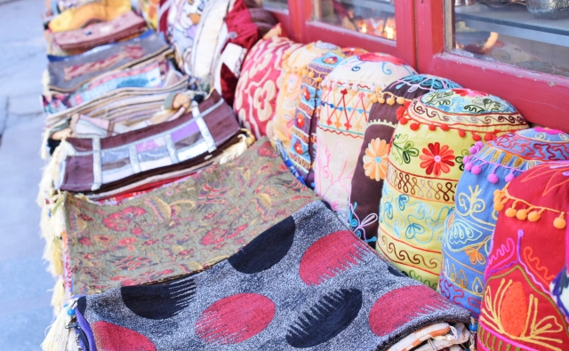 多彩なデザインがあるのも刺繍リボンの魅力