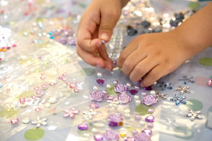 誰でも簡単！オリジナルステッカーの作り方と長持ちさせるコツを解説