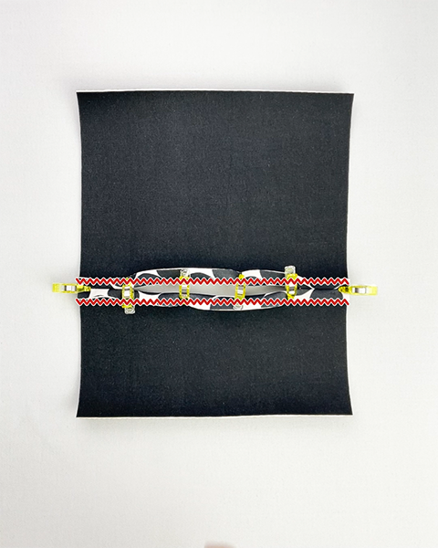 ぬいしろをジグザグ縫いで押さえます