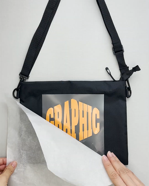 あて紙をしてアイロンで圧着します