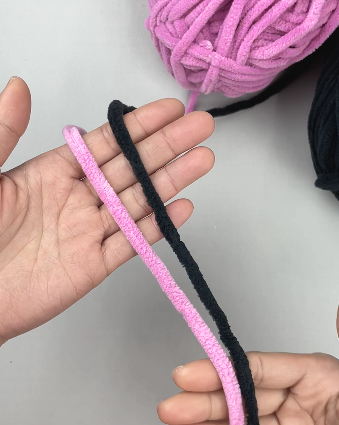 毛糸をぬいつける