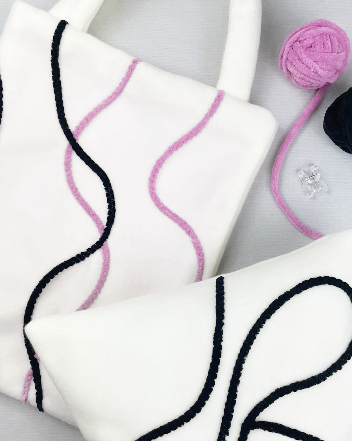 毛糸をぬいつける